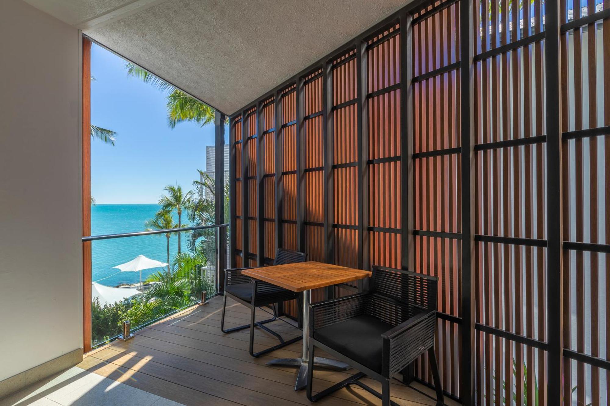 King Balcony Room