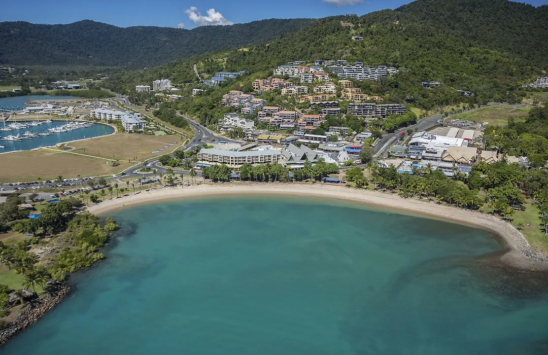 Airlie Beach Hotel-1